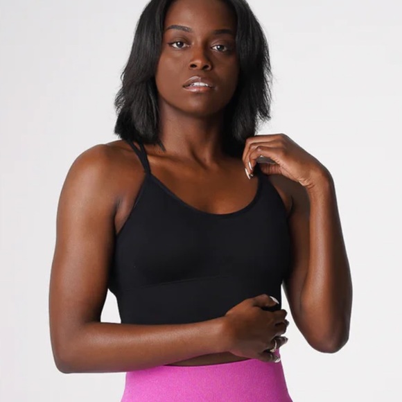 NVGTN Black Flourish Seamless Bra - Picture 2 of 4